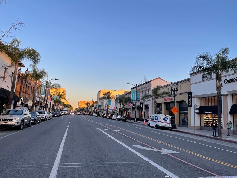 More Photos Of 43 E Colorado Blvd, Pasadena Restaurant For Sale