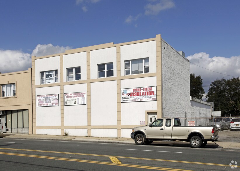 Primary Photo Of 1003 Merrick Rd, Baldwin Warehouse For Lease