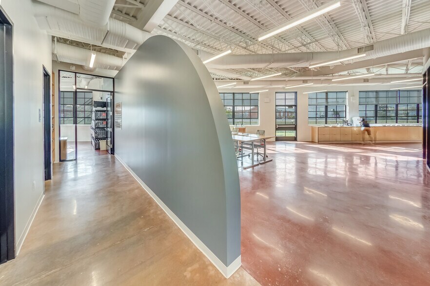 More Photos Of 121 St Emanuel St, Houston Flex For Sale