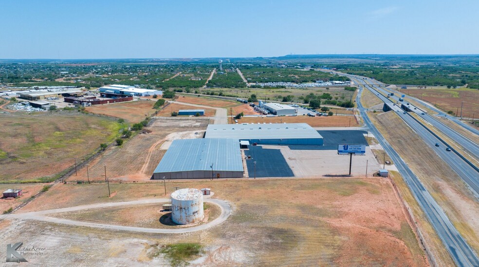 More Photos Of 1 Industrial Dr, Sweetwater Service For Lease