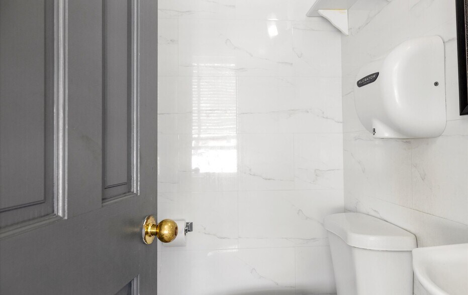 More Photos Of 37-39 Glen St, Glen Cove Office Residential For Sale