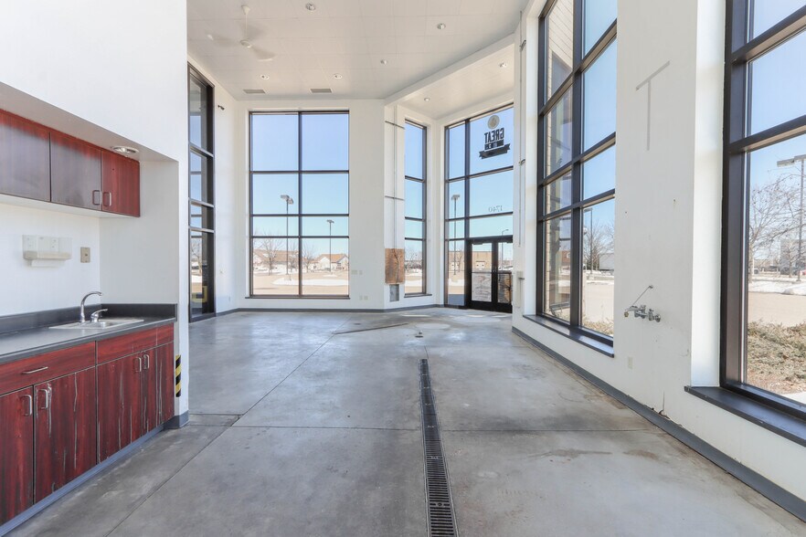 More Photos Of 1740 Park Ave, Plover Storefront Retail Office For Sale