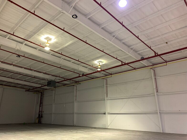 More Photos Of 1000 James Record Rd, Huntsville Manufacturing For Lease