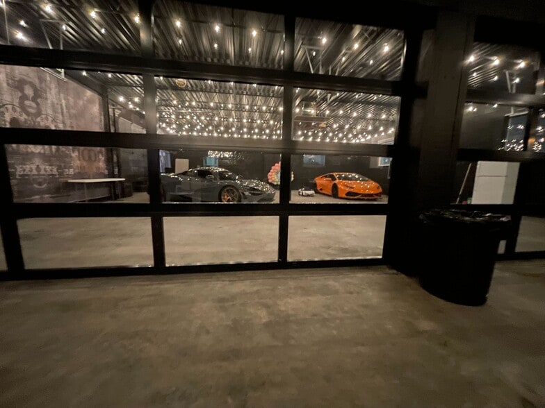 More Photos Of 231 N Main St, Joplin Industrial For Sale