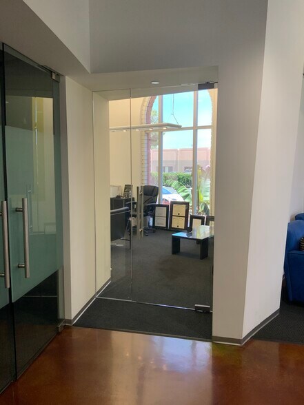 More Photos Of 16641 Roscoe Pl, North Hills Warehouse For Lease