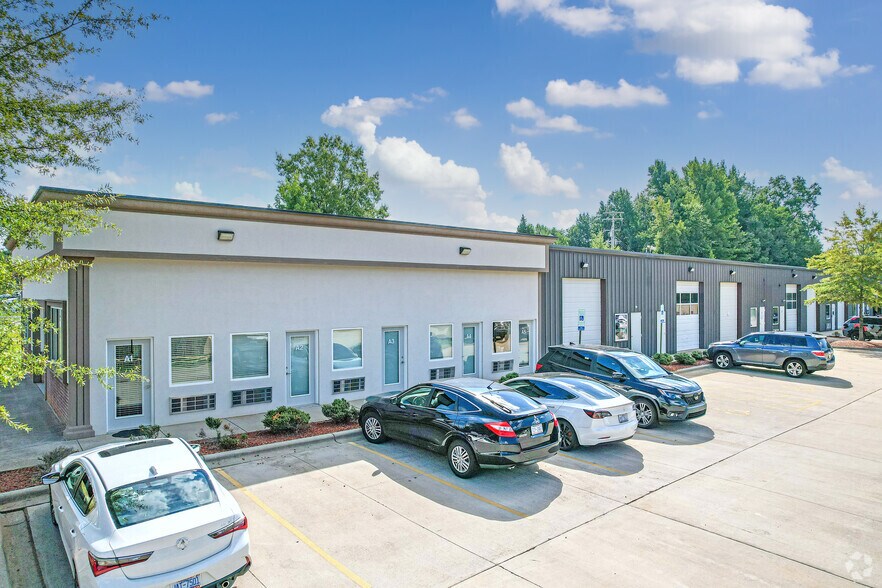 More Photos Of 215 Rowell Dr, Indian Trail Flex For Sale