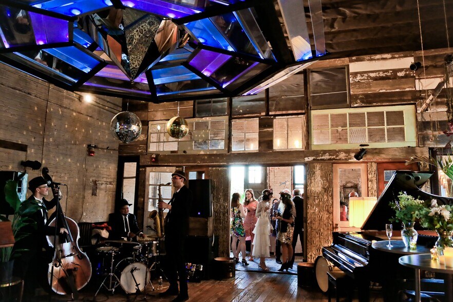 More Photos Of 198 N 4th St, Brooklyn Storefront Retail Office For Lease