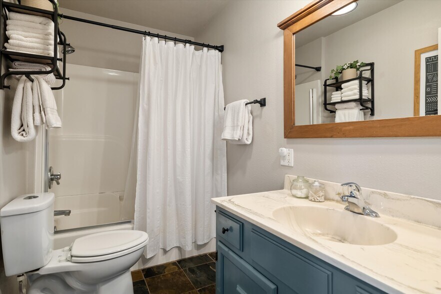 More Photos Of 53345 Riverview Dr, La Pine Multifamily For Sale