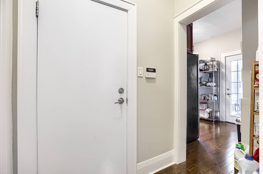 More Photos Of 4 Oriole Gdns, Toronto Apartments For Sale