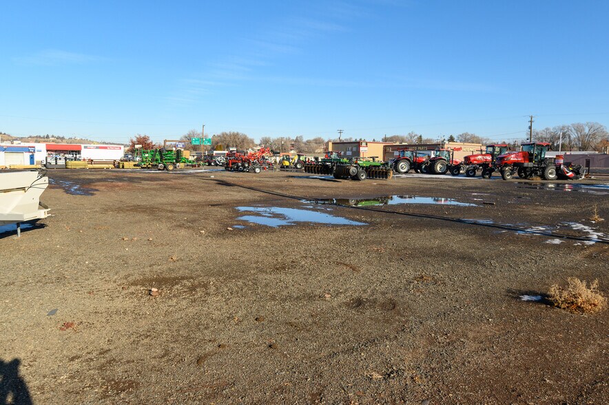 More Photos Of 14 N 5th St, Madras Land For Sale