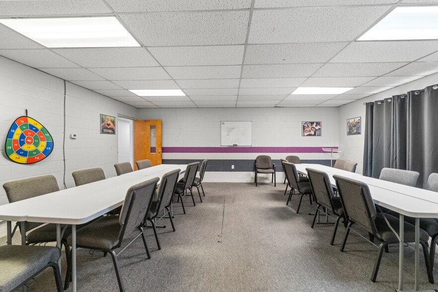 More Photos Of 6202 Dupont St, Flint Religious Facility For Sale