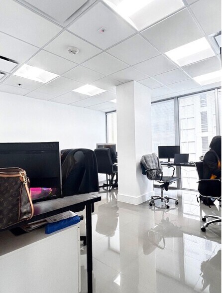 More Photos Of 150 SE 2nd Ave, Miami Coworking Space