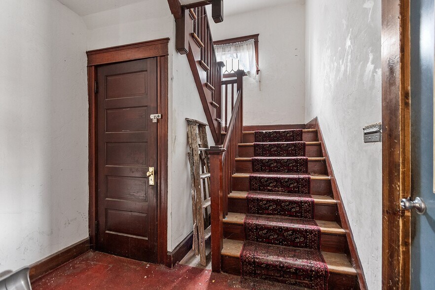More Photos Of 13 Groton Pl, Worcester Apartments For Sale