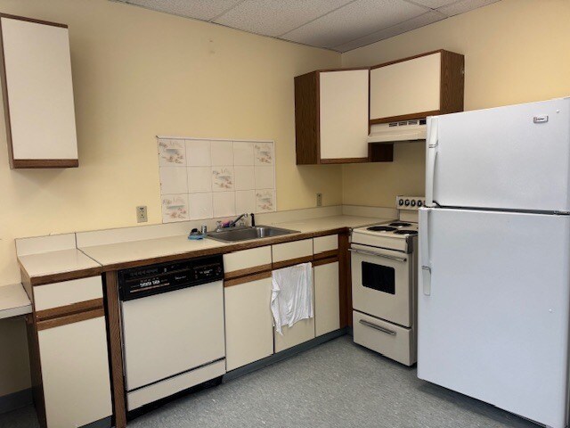 More Photos Of 19 Theodore Roosevelt Hwy, Colchester Office For Sale
