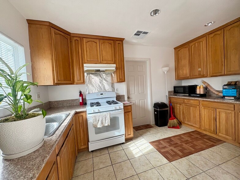 More Photos Of 1155 N F St, San Bernardino Religious Facility For Sale