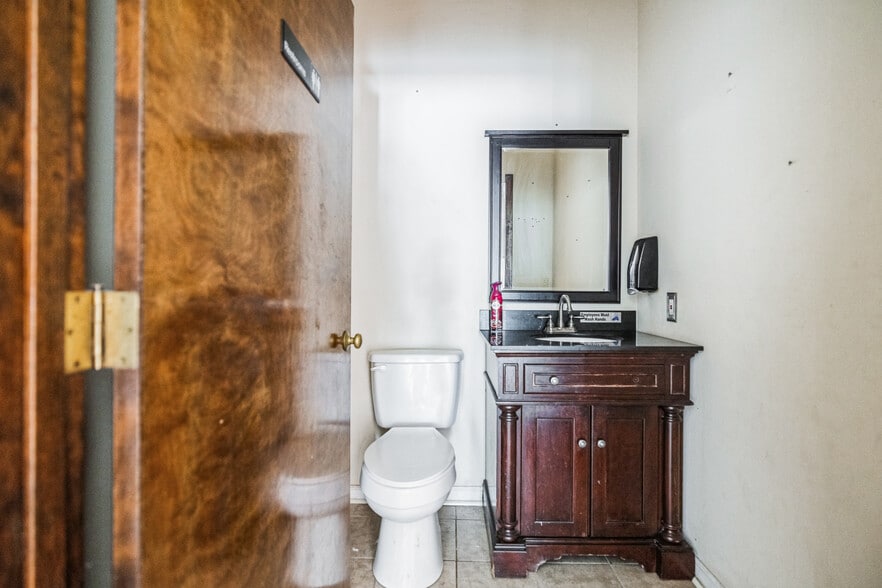 More Photos Of 9153 Two Notch Rd, Columbia Freestanding For Sale