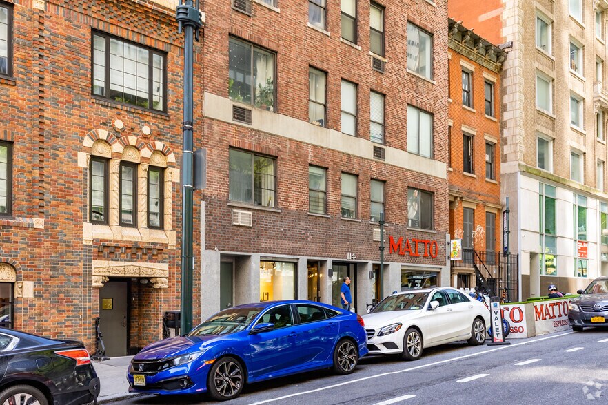 More Photos Of 114 E 40th St, New York Apartments For Lease