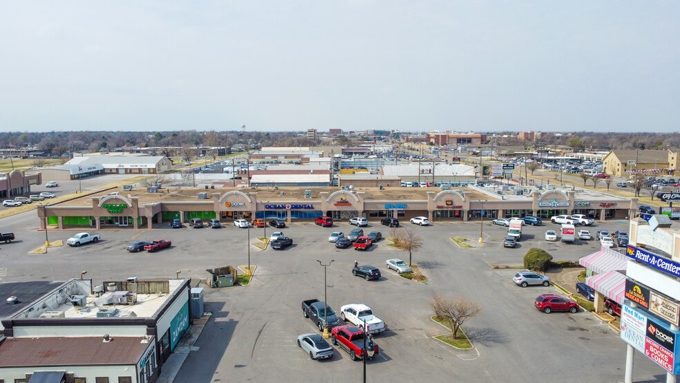 Primary Photo Of 3907-3939 NW MacArthur Blvd, Oklahoma City Unknown For Lease