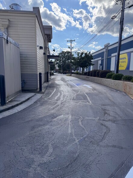 More Photos Of 2502 Battleground Ave, Greensboro Fast Food For Lease