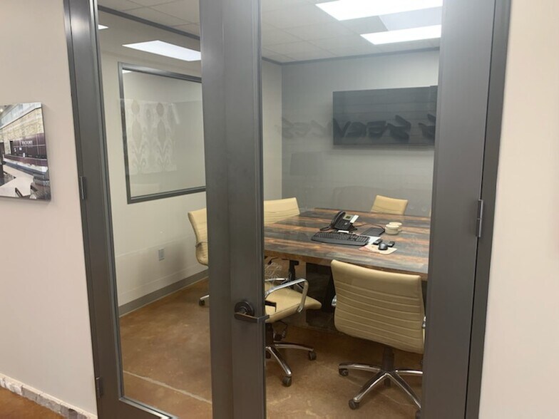 More Photos Of 18811 Intercontinental Crossing Dr, Houston Warehouse For Lease