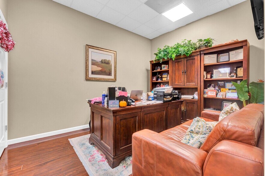 More Photos Of 1757 N University Dr, Pembroke Pines Storefront Retail Office For Lease