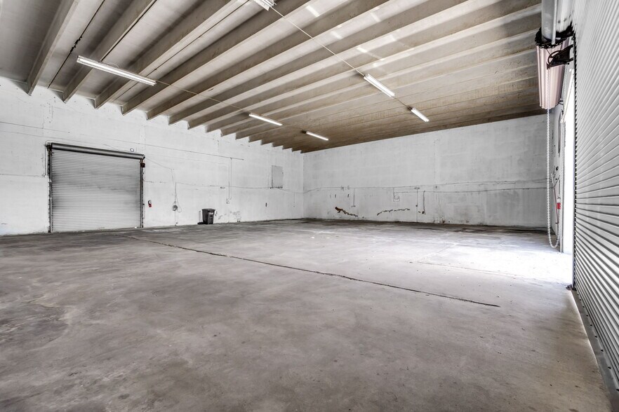 More Photos Of 7460-7580 NW 82nd St, Medley Warehouse For Lease