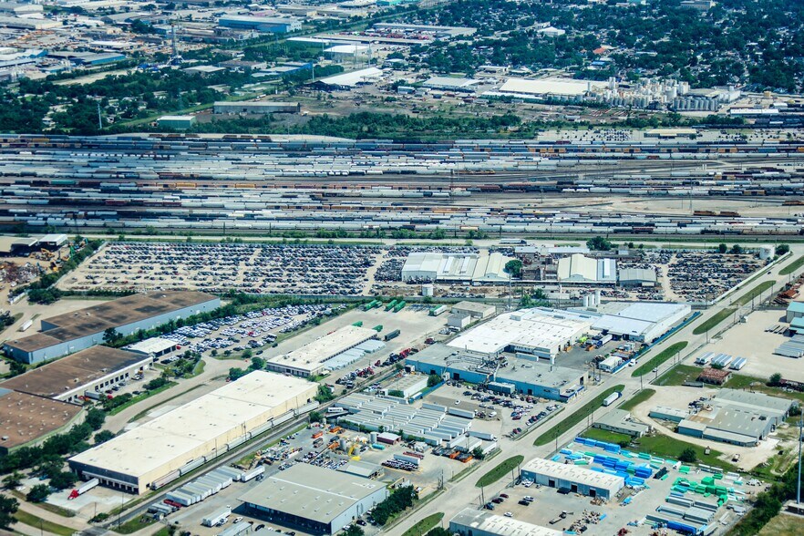 More Photos Of 6621 Liberty Rd, Houston Manufacturing For Sale