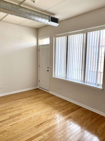 More Photos Of 900 S Western Ave, Chicago Apartments For Lease