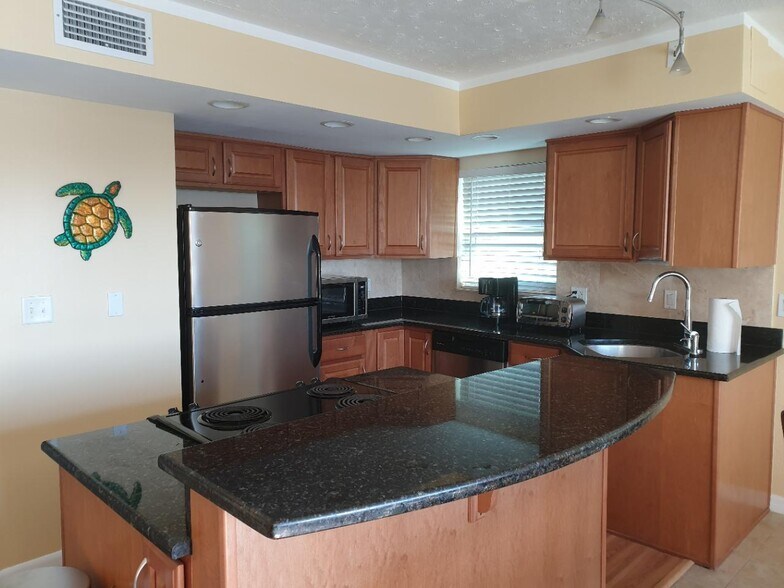 More Photos Of 125 110th Ave, Treasure Island Apartments For Sale