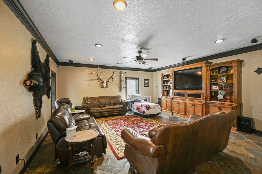 More Photos Of 20204 Schiel Rd, Cypress Warehouse For Sale