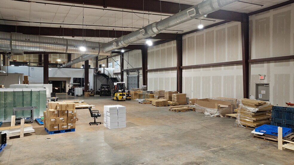 More Photos Of 174 W Stave Mill Rd, Rogers Self Storage For Lease