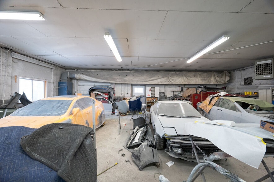 More Photos Of 20 Woodland St, Methuen Auto Repair For Sale