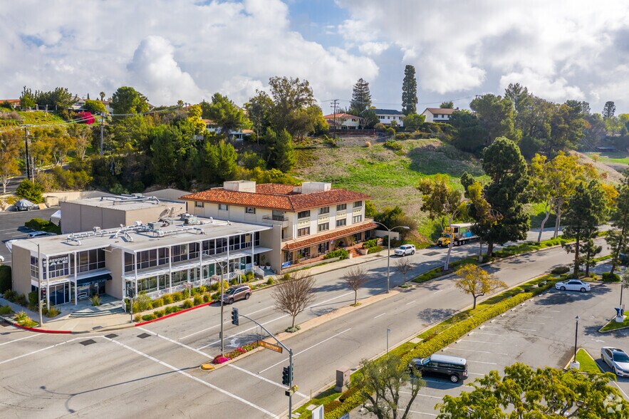 More Photos Of 916 Silver Spur Rd, Rolling Hills Estates Office For Sale