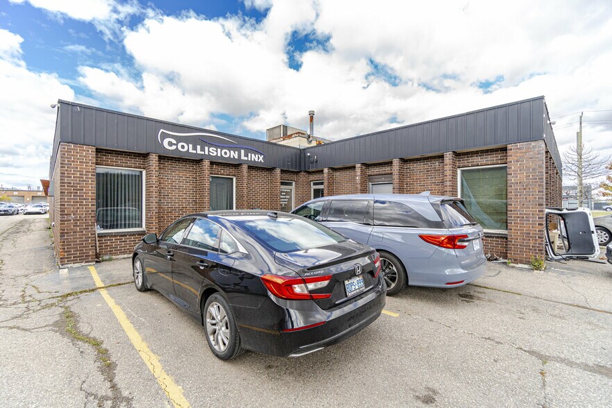 More Photos Of 26 Bramsteele Rd, Brampton Industrial For Sale