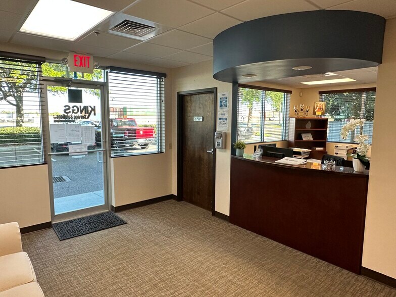 More Photos Of 10501 S Orange Ave, Orlando Light Manufacturing For Sale