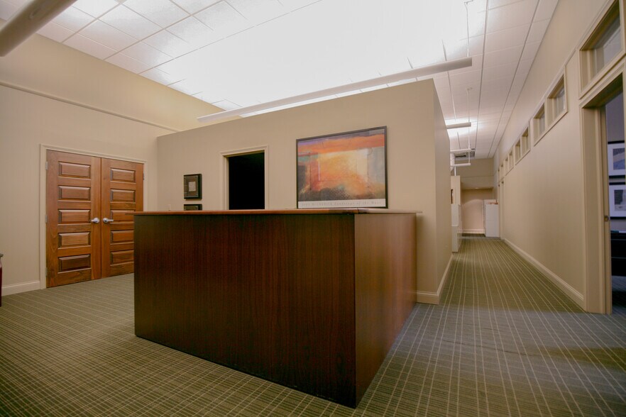 More Photos Of 221 NW 5th St, Evansville Office For Sale