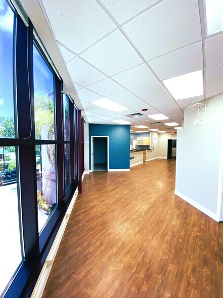 More Photos Of 401 Manatee Ave E, Bradenton Medical For Sale