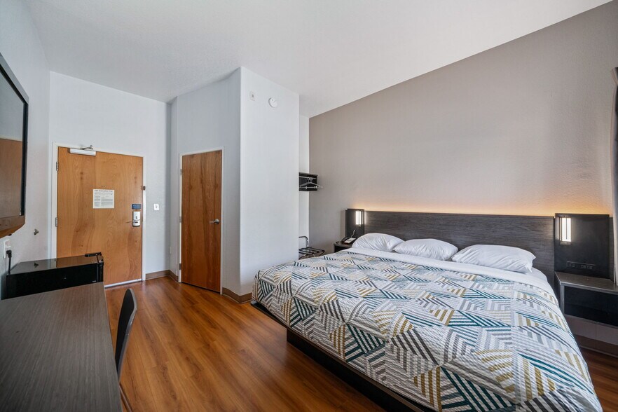 More Photos Of 126 Kenley Pl, San Antonio Hotel For Sale