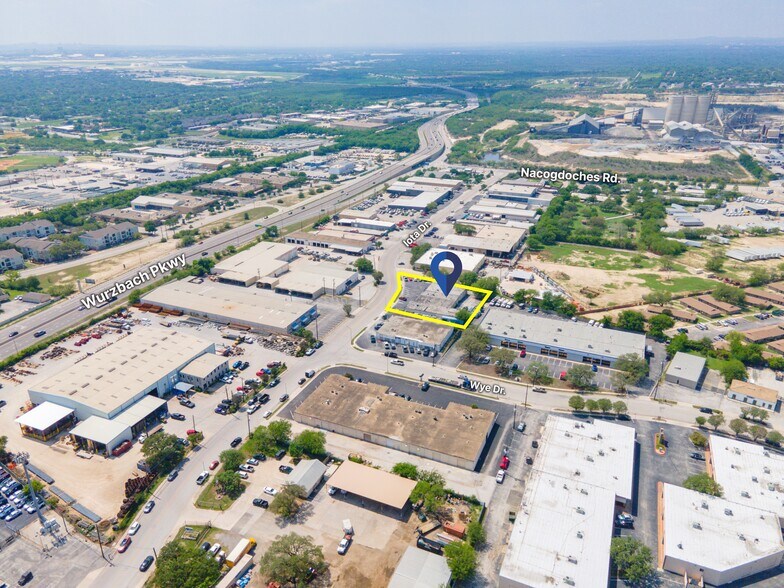 More Photos Of 10919-10927 Iota Dr, San Antonio Light Distribution For Lease