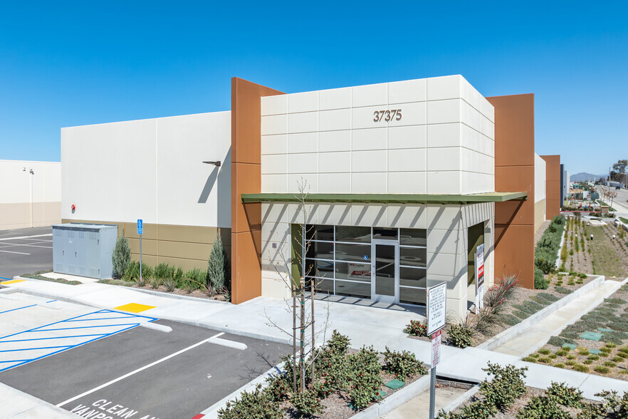 Primary Photo Of 37375 Industry Way, Murrieta Warehouse For Lease