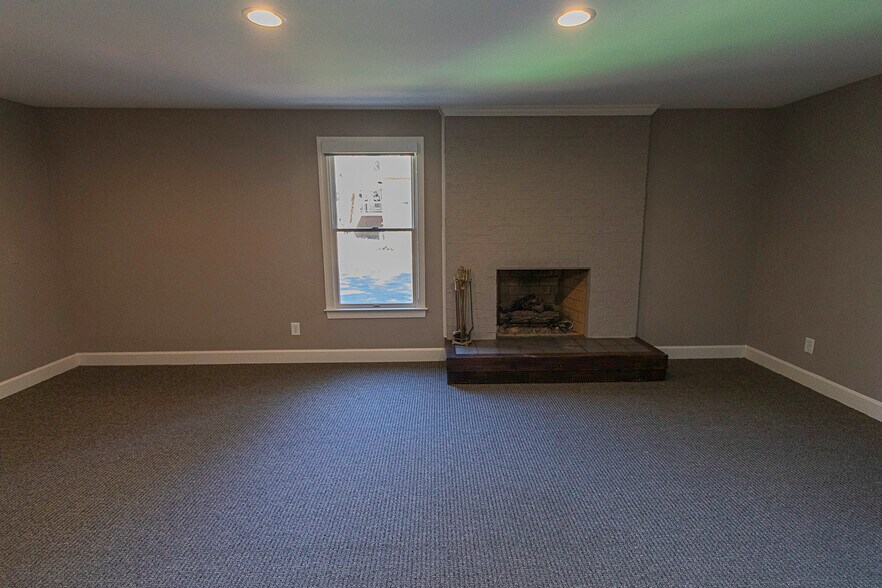 More Photos Of 5501 McNeely Dr, Raleigh Medical For Lease