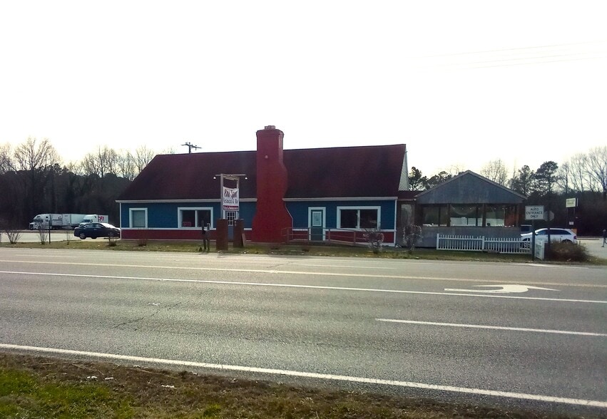 More Photos Of 35242 General Mahone Blvd, Ivor Convenience Store For Sale