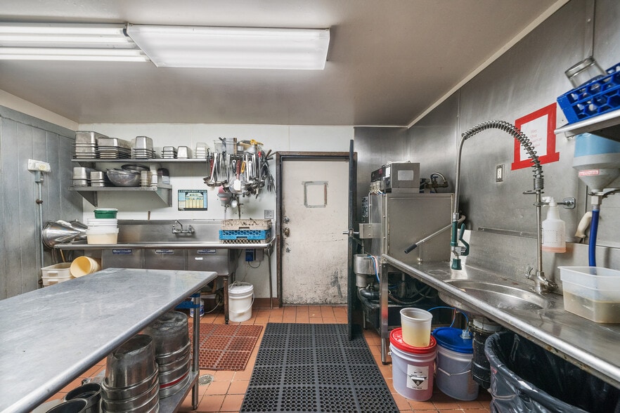 More Photos Of 2009 Bridgeway, Sausalito Restaurant For Lease