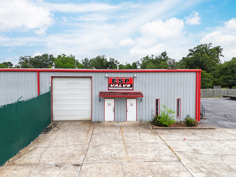 More Photos Of 41107 Don Lou Dr, Gonzales Warehouse For Sale