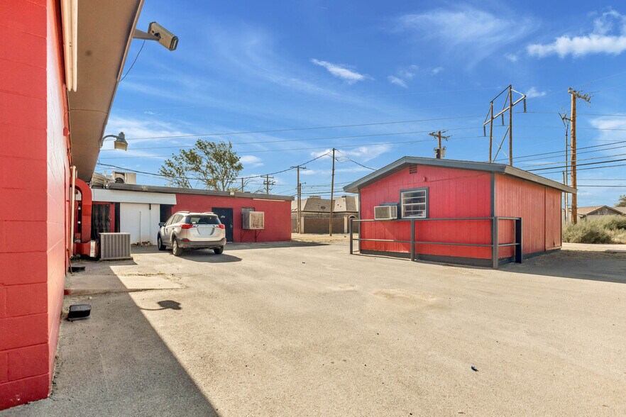 More Photos Of 2201 Kermit Hwy, Odessa Restaurant For Sale