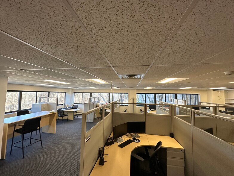 More Photos Of 301 Fields Ln, Brewster Village Research And Development For Lease