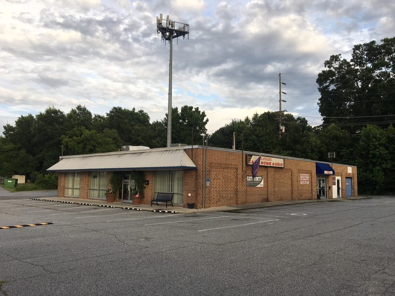 Primary Photo Of 200 Eastchester Dr, High Point Freestanding For Lease