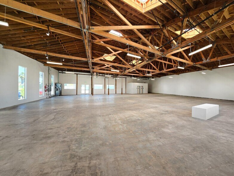 More Photos Of 5075 W Adams Blvd, Los Angeles Medical For Lease