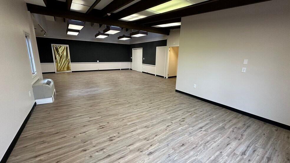 More Photos Of 3005 Brodhead Rd, Bethlehem Office For Sale