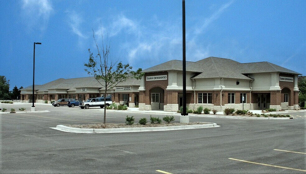 Primary Photo Of 1491 Merchant Dr, Algonquin Medical For Sale